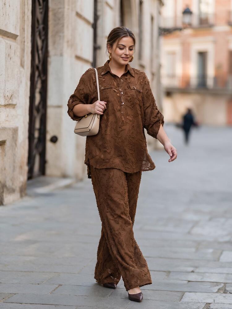 Brown Textured Matching Set for Fall Brunch — Plus Size Thanksgiving Outfits 2026