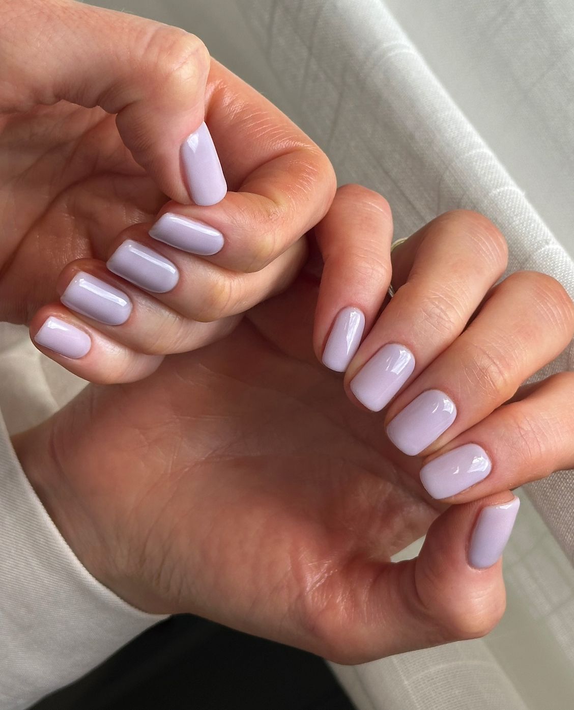 Pale Lavender Halo Effect — Lavender Wedding Nails 2027