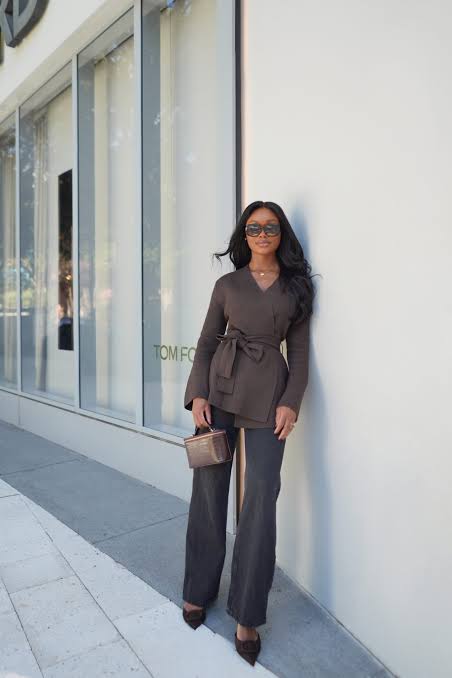 Linen-Blend Wrap Jacket Elevates Casual Denim Linen-Blend Wrap Jacket Elevates Casual Denim — Miami Outfits 2027