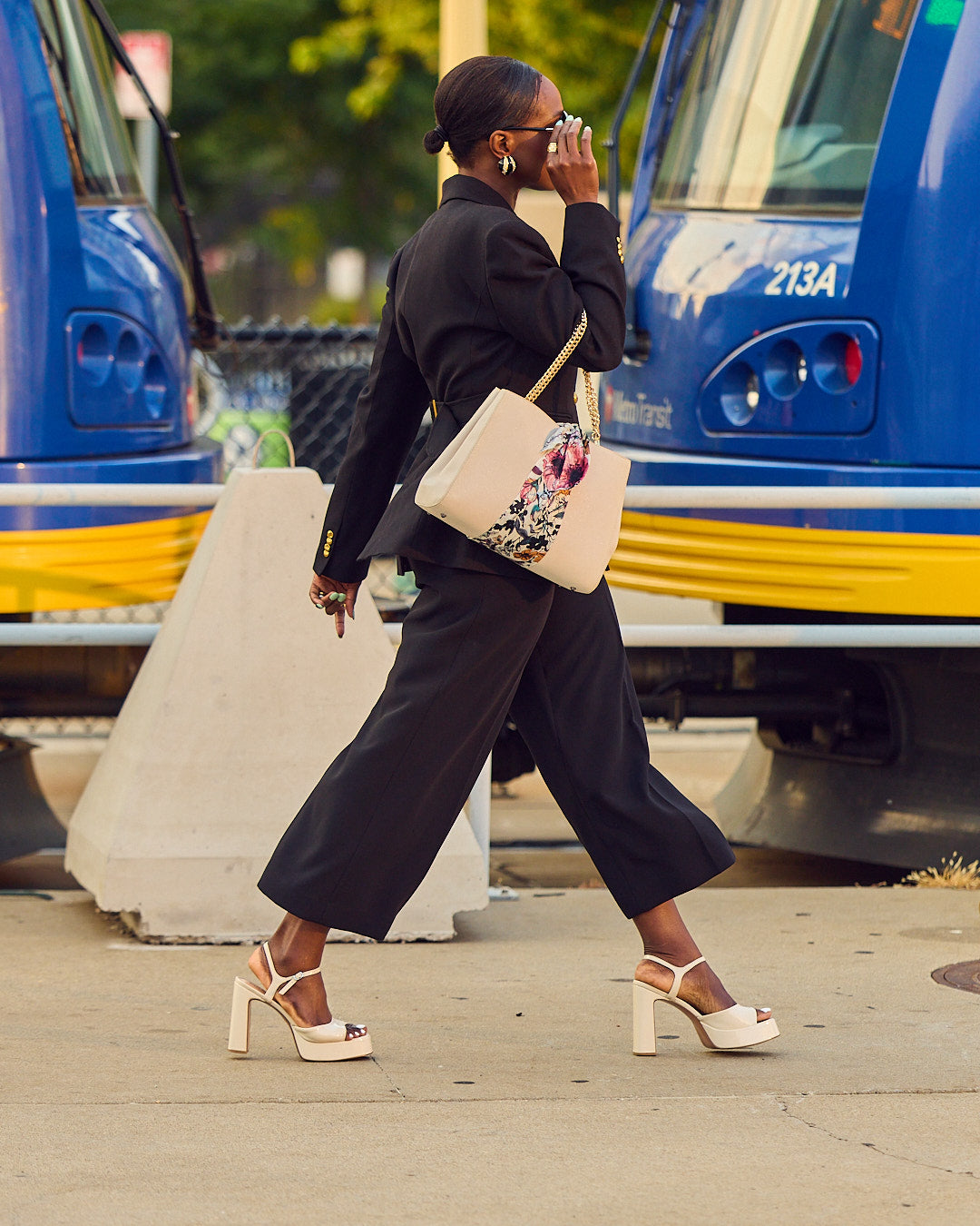 Monochromatic Chic: Black Blazer and White Tote Monochromatic Chic: Black Blazer and White Tote — Chicago Outfits 2027