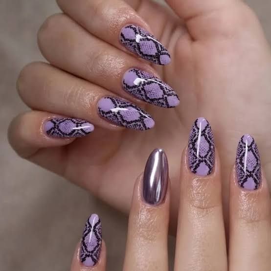 Lavender Snake Print With Silver Accent Almond Lavender Snake Print With Silver Accent Almond — Snake Print Nails 2027