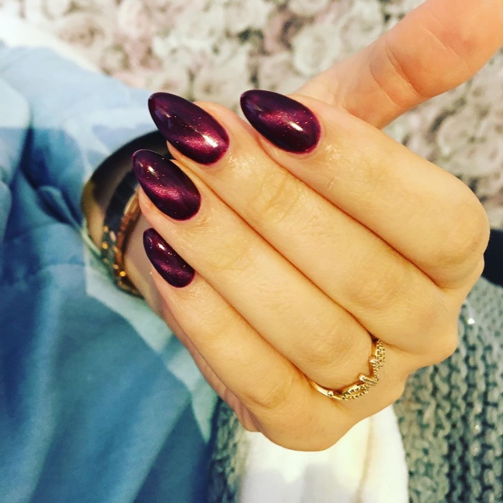 Deep Burgundy Red-Brown Shift Cat Eye Deep Burgundy Red-Brown Shift Cat Eye — Cat Eye Nails 2027