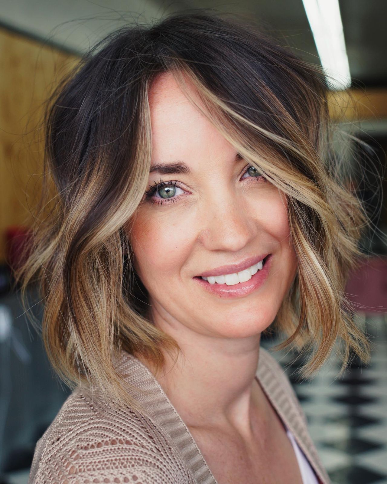 Textured Chin Bob With Chunky Light Blonde — Chunky Highlights Bob 2027