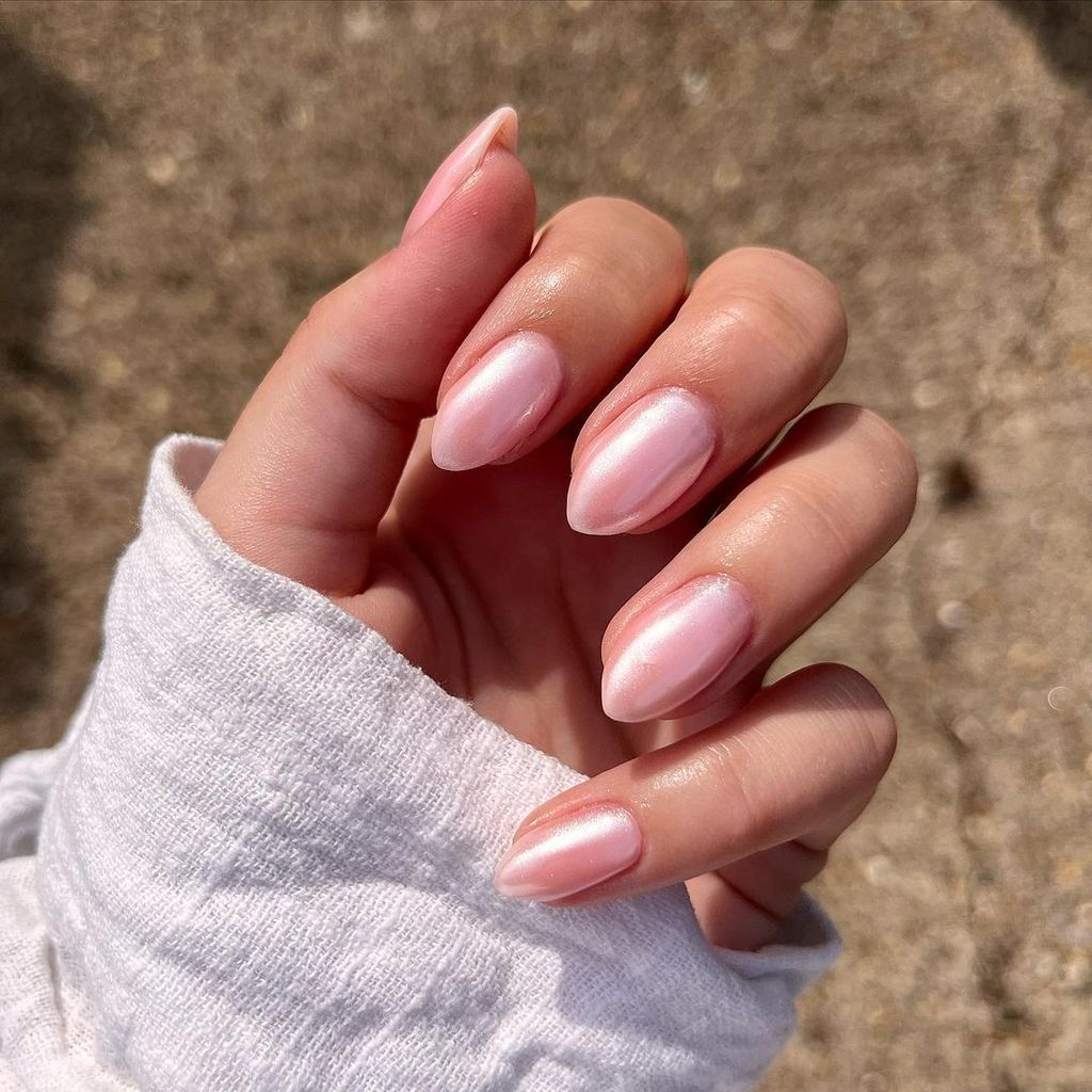 Pale Pink Pearlescent Shimmer Oval Pale Pink Pearlescent Shimmer Oval — Wedding Guest Nails 2027