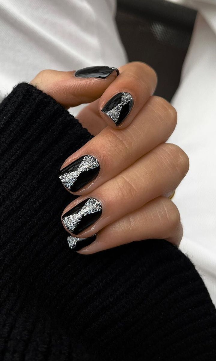 Glossy Black with Geometric Glitter Accents Glossy Black with Geometric Glitter Accents — Simple Nails 2027