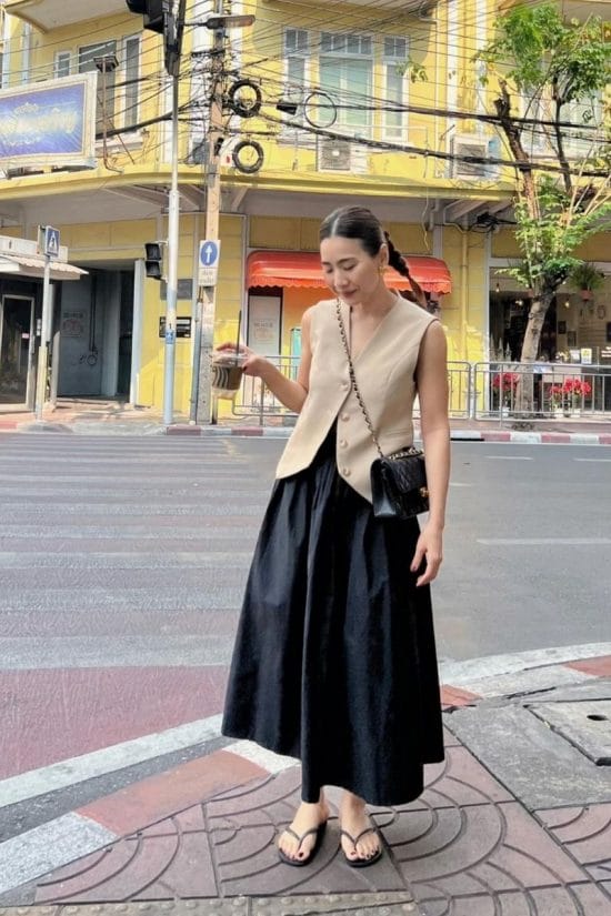 Sleeveless Vest and Voluminous Skirt for City Exploration Sleeveless Vest and Voluminous Skirt for City Exploration — Thailand Outfits 2027