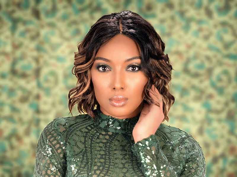 Chin Length Bob With Blonde Highlights Chin Length Bob With Blonde Highlights — Curly Hairstyles 2027 with Weave