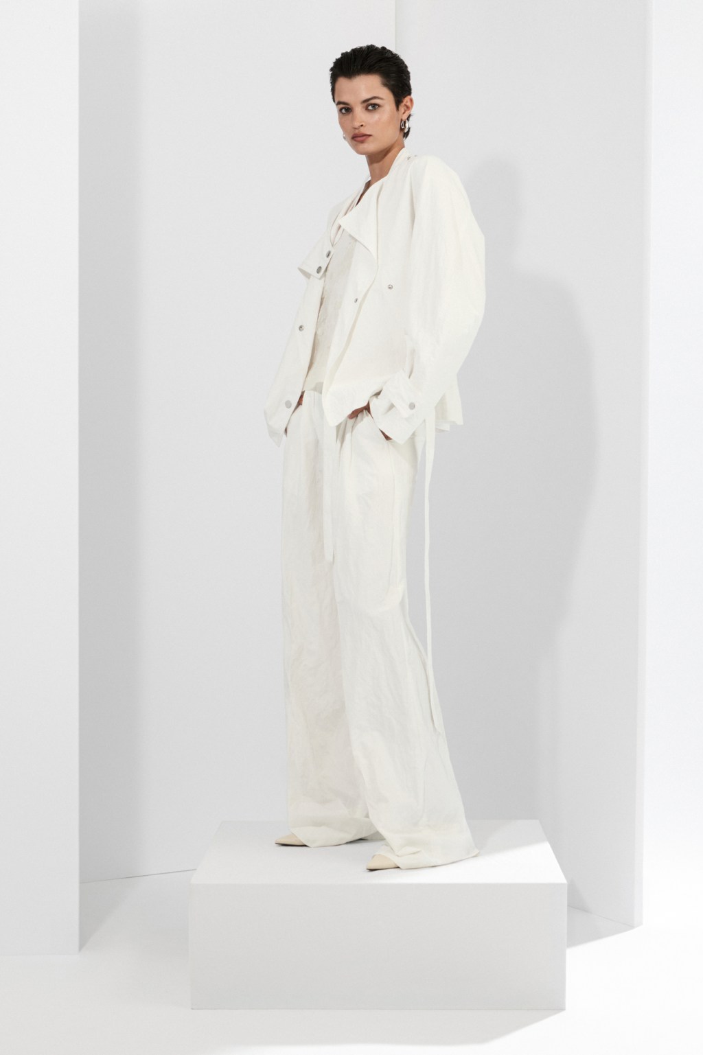 Draped Jacket and Wide-Leg Trousers for Sophistication Draped Jacket and Wide-Leg Trousers for Sophistication — All White Outfits 2027