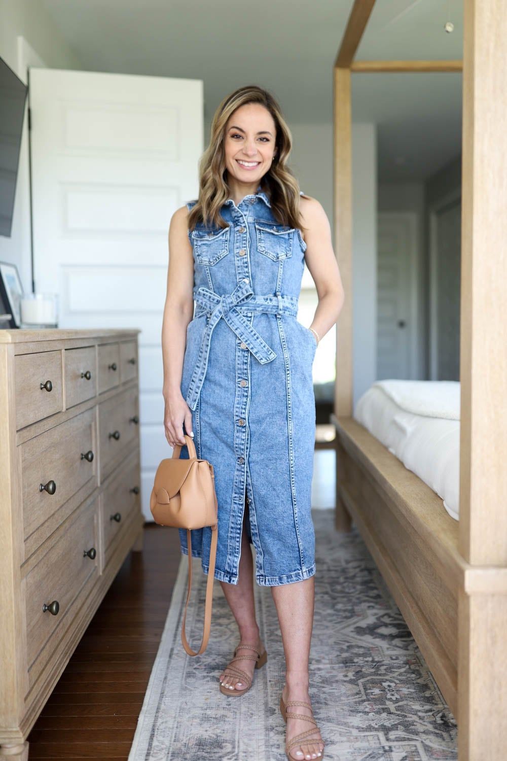 Tan Slide Sandals Outfit Idea — Graduation Guest Outfits 2027