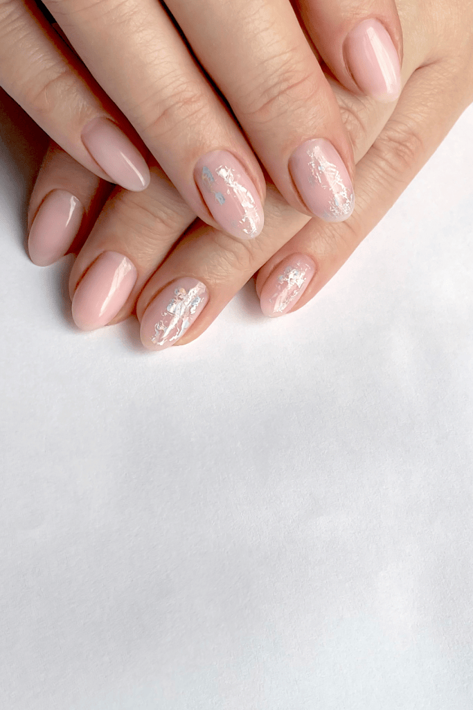 Short Oval Pale Pink with Silver Foil Short Oval Pale Pink with Silver Foil — Winter Nude Nails 2027