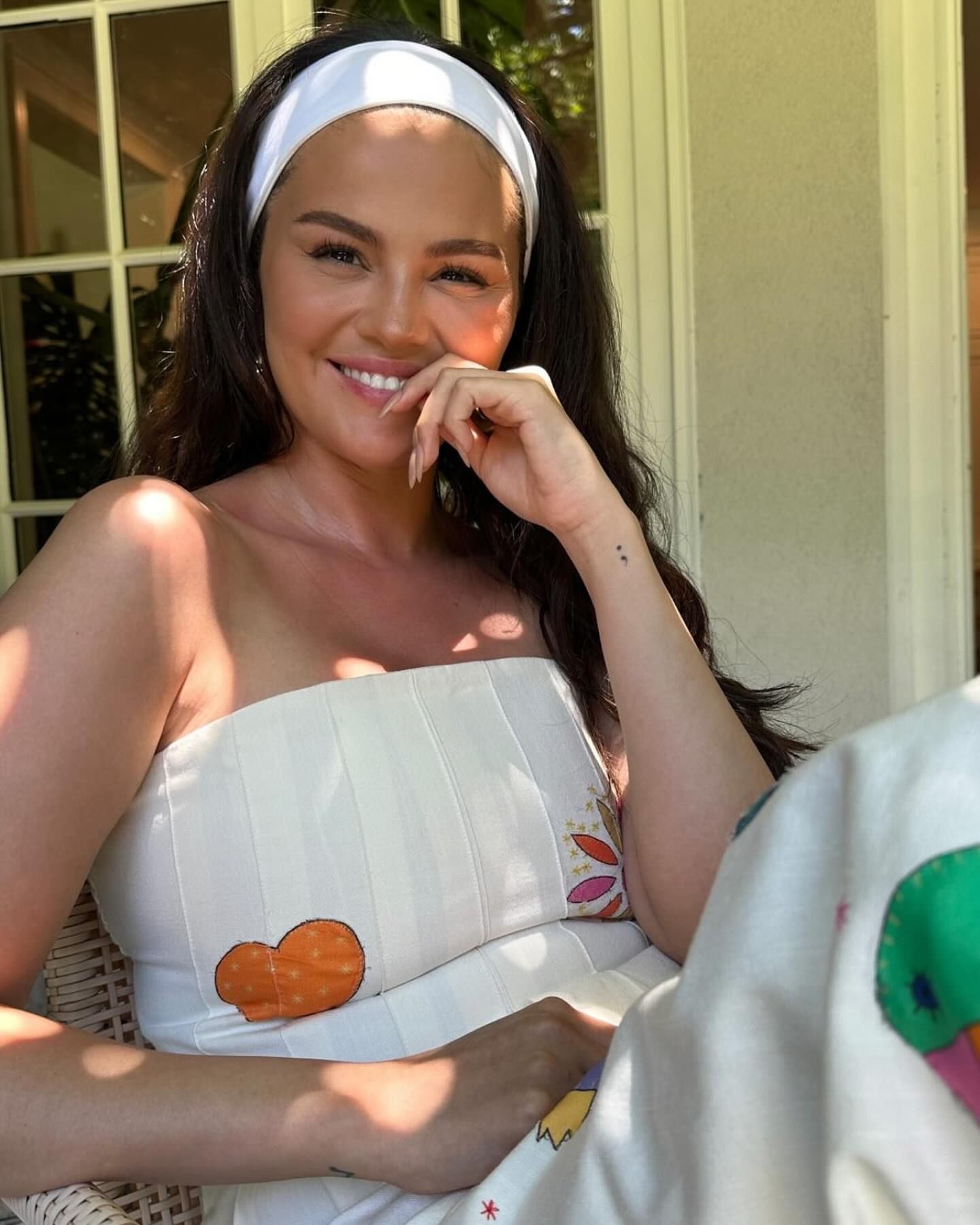 Simple Summer Style: Strapless Top with a Fabric Headband — Headband Outfits 2027