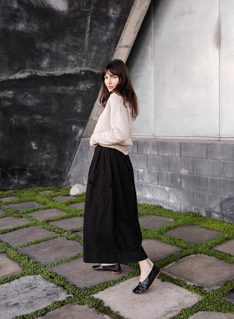 Cream Oversized Sweater with Black Wide-Leg Maxi Cargo Skirt — Cargo Skirts 2027