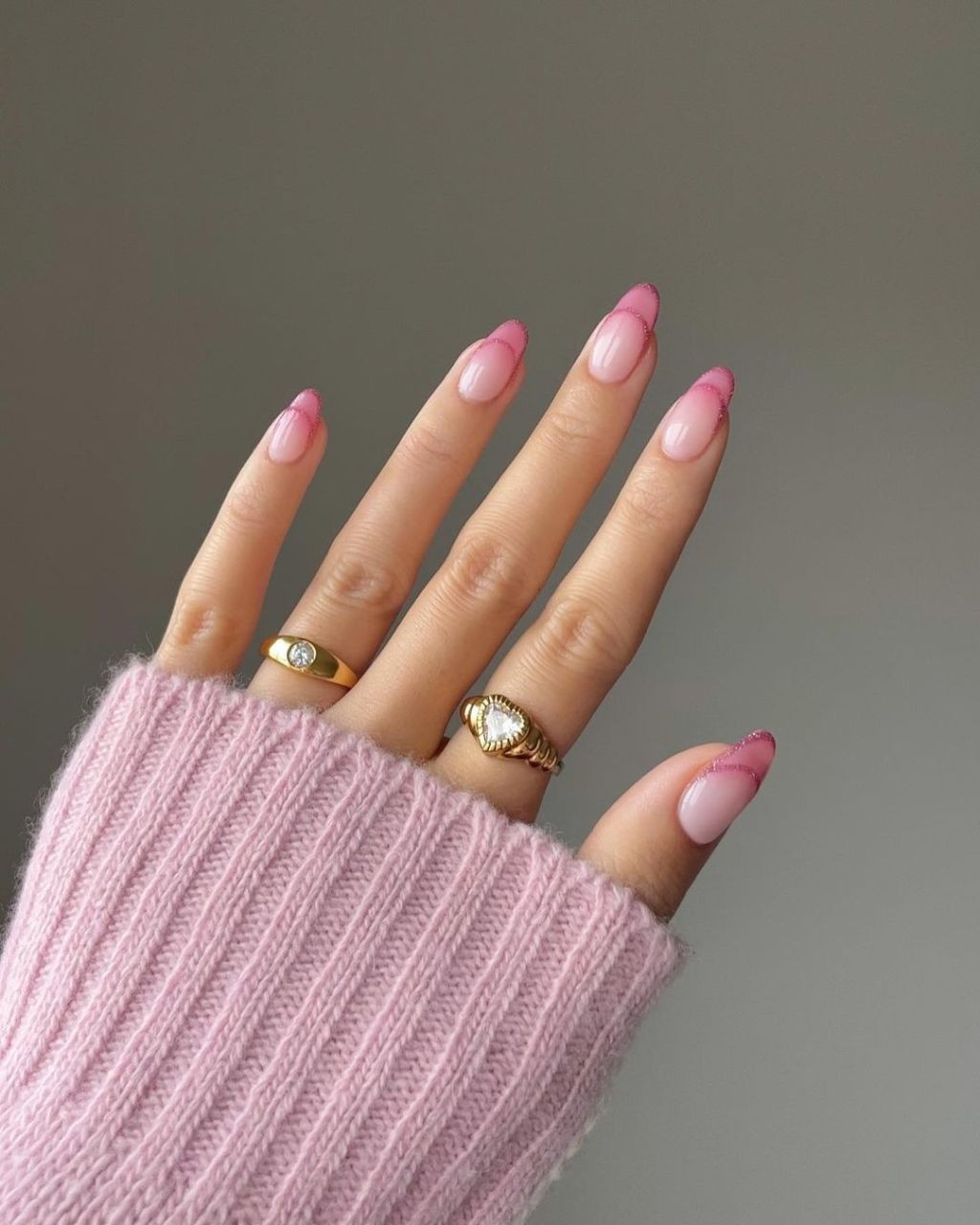 Glitter Line French Almond Nails Glitter Line French Almond Nails — Short Pink French Tip Nails 2027