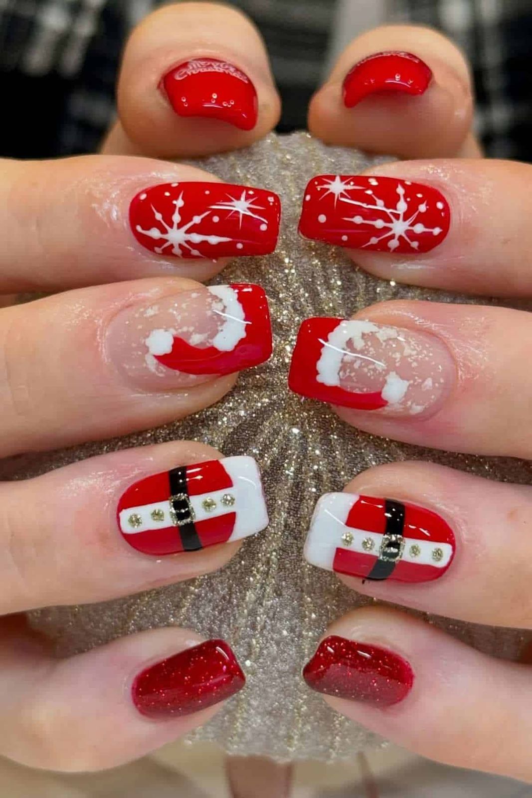 Glossy Glitter Visual Idea Glossy Glitter Visual Idea — Santa Nails 2026
