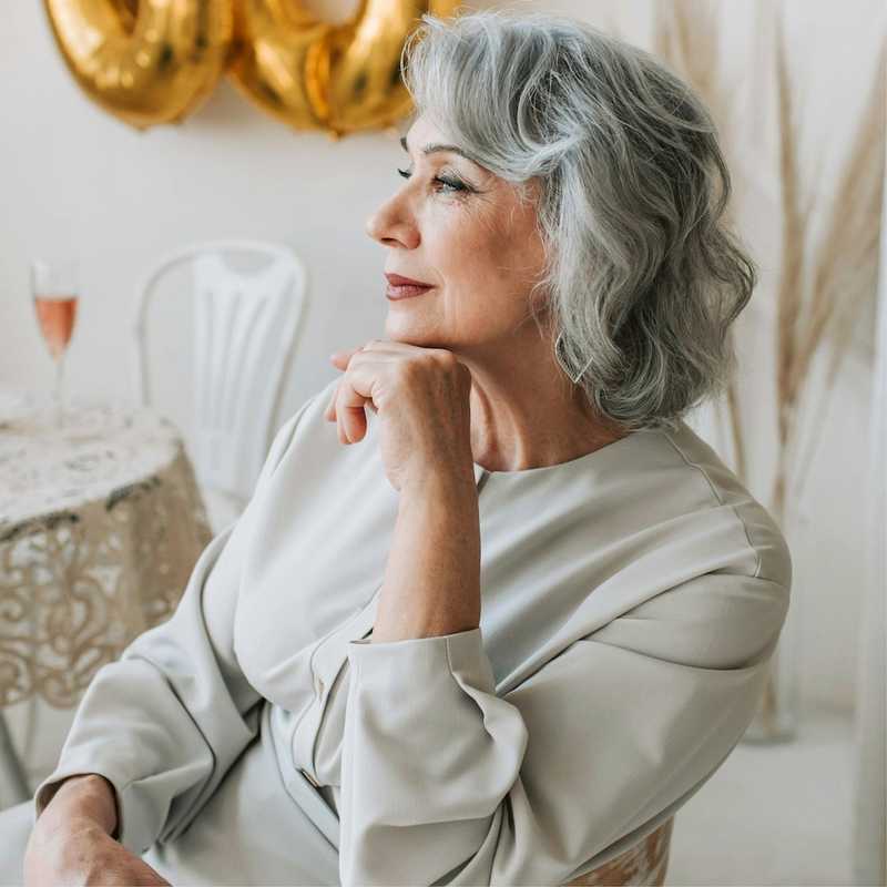 Gray Visual Idea — Wavy Bob 2027