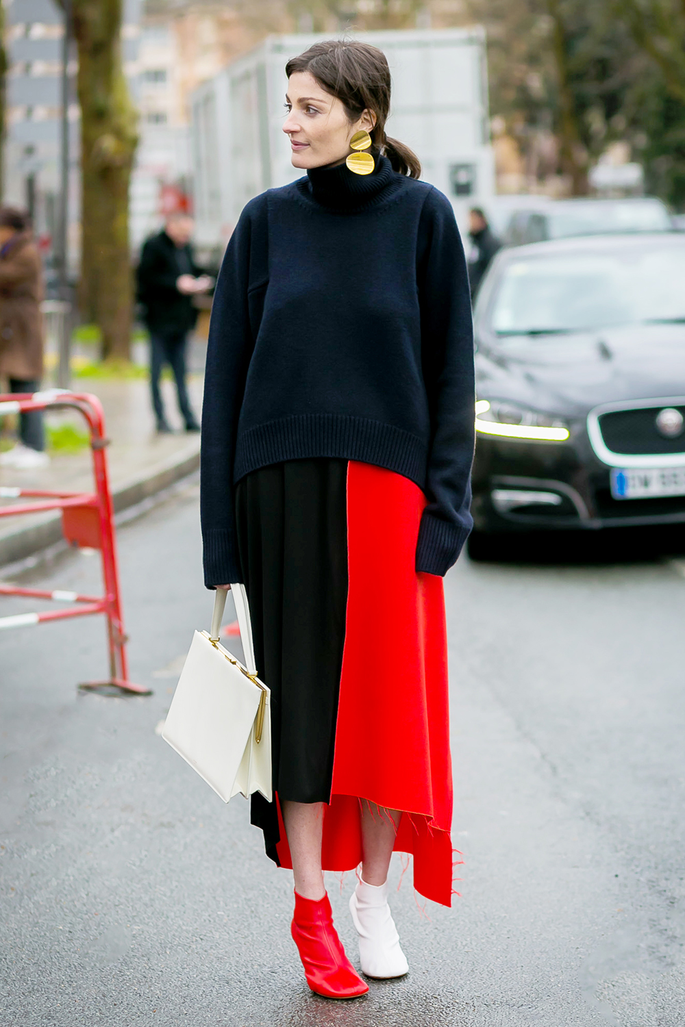 Navy Oversized Turtleneck with Colorblock Midi Skirt — Sweater and Skirt Outfits 2027