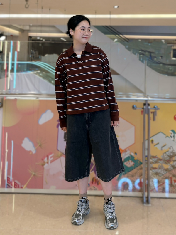 Baggy Jorts and Striped Polo with Grey and Silver Retro Sneakers Baggy Jorts and Striped Polo with Grey and Silver Retro Sneakers — Retro Sneakers Outfits 2027