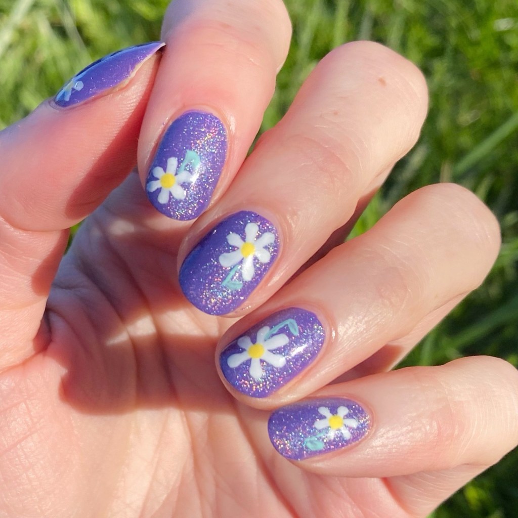 Medium Almond 3D Lavender Daisies Medium Almond 3D Lavender Daisies — Daisy Flower Nails 2027