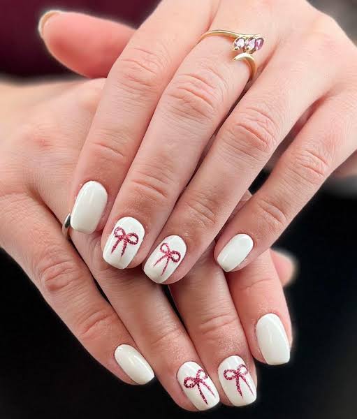 Short Oval White with Red Glitter Bows — Pink Bow Nails 2027