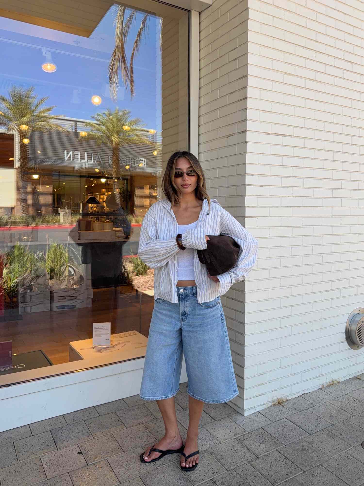 Wide-Leg Light Wash Jorts with Striped Shirt Wide-Leg Light Wash Jorts with Striped Shirt — Jorts Outfits 2027