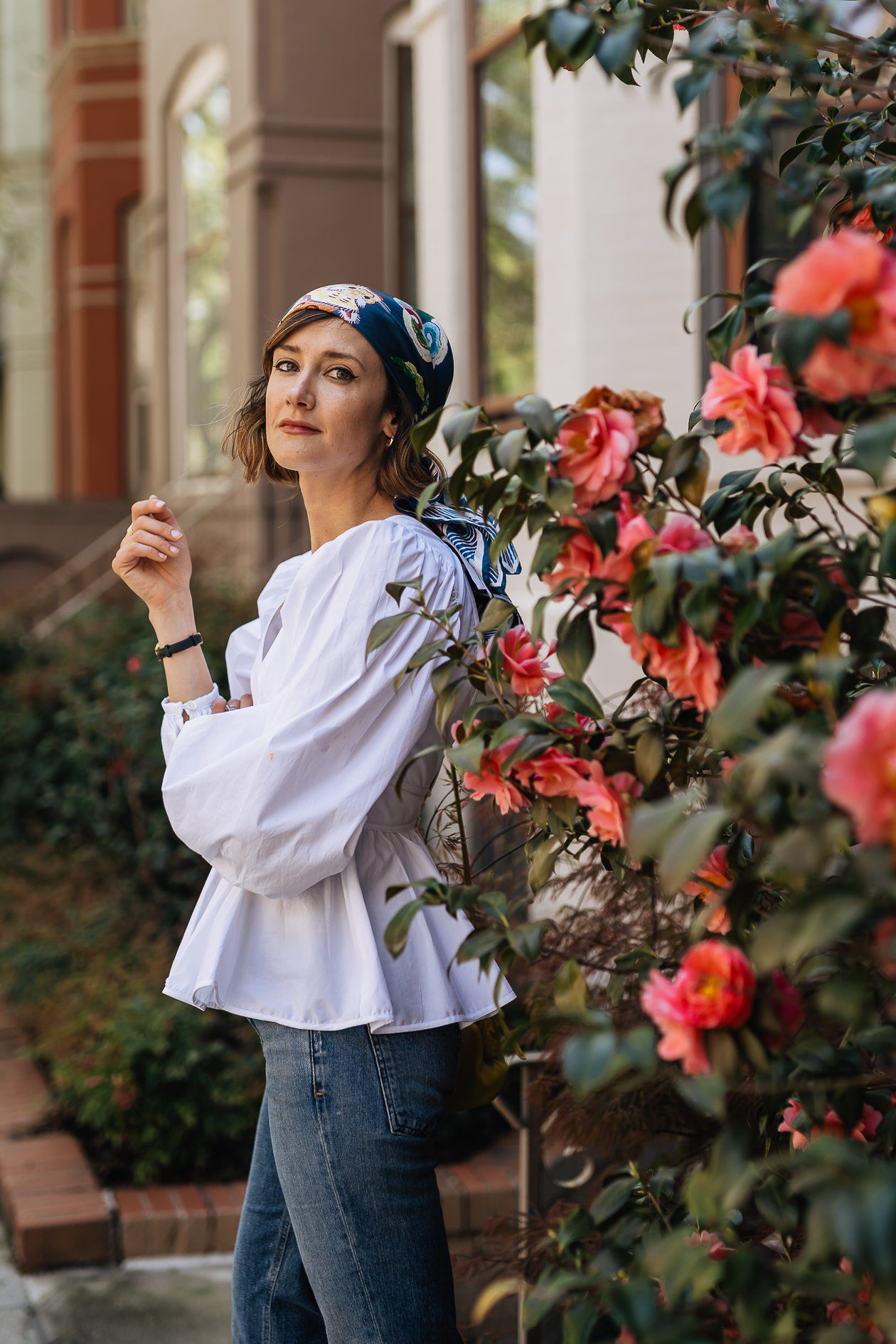 Chic Casual: Printed Headscarf with Peplum and Flares Chic Casual: Printed Headscarf with Peplum and Flares — Hair Scarf Outfits 2027