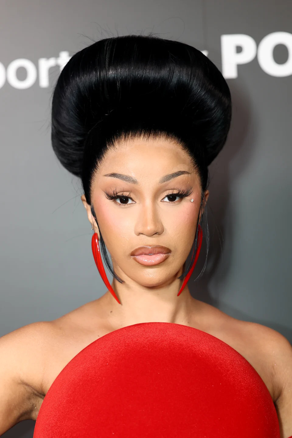 Voluminous Sculpted Black Bun Voluminous Sculpted Black Bun — Sleek Bun 2027