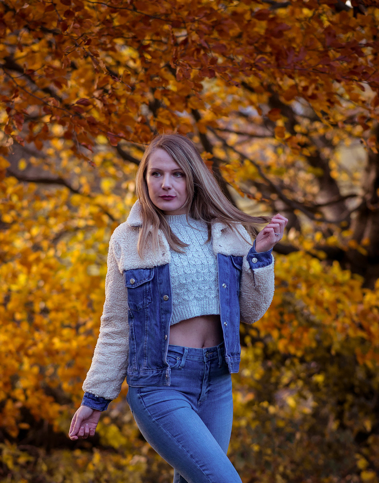 Cropped Sherpa Denim Jacket with Knit Sweater Cropped Sherpa Denim Jacket with Knit Sweater — Sherpa Denim Jacket Outfits 2027