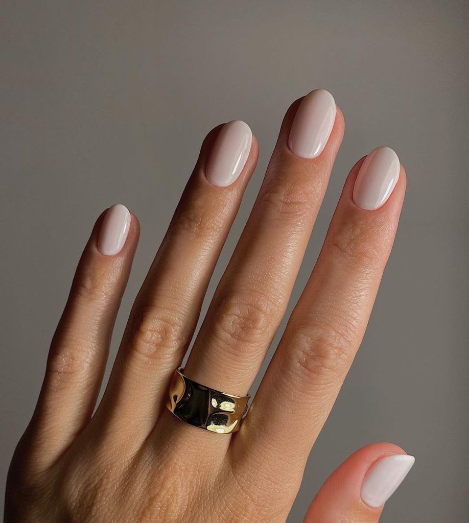 Clean Uniform Glossy Pale Off-White Almonds Clean Uniform Glossy Pale Off-White Almonds — Off White Nails 2027
