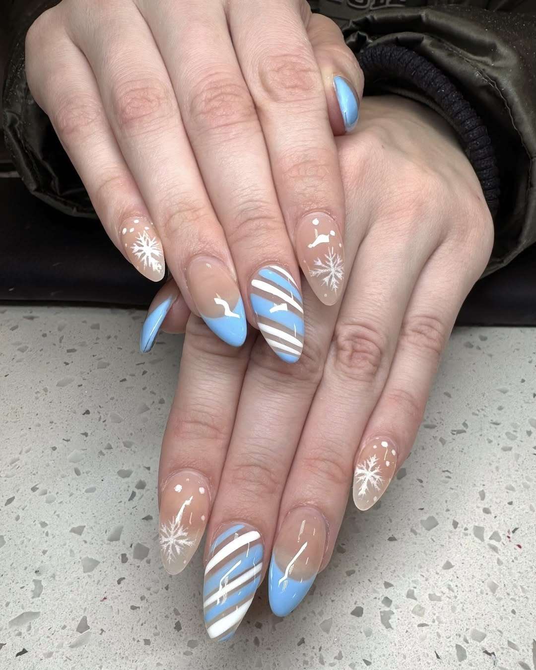 Glossy Clear Base Stripe Snowflake Glossy Clear Base Stripe Snowflake — Snowflake Nails 2027