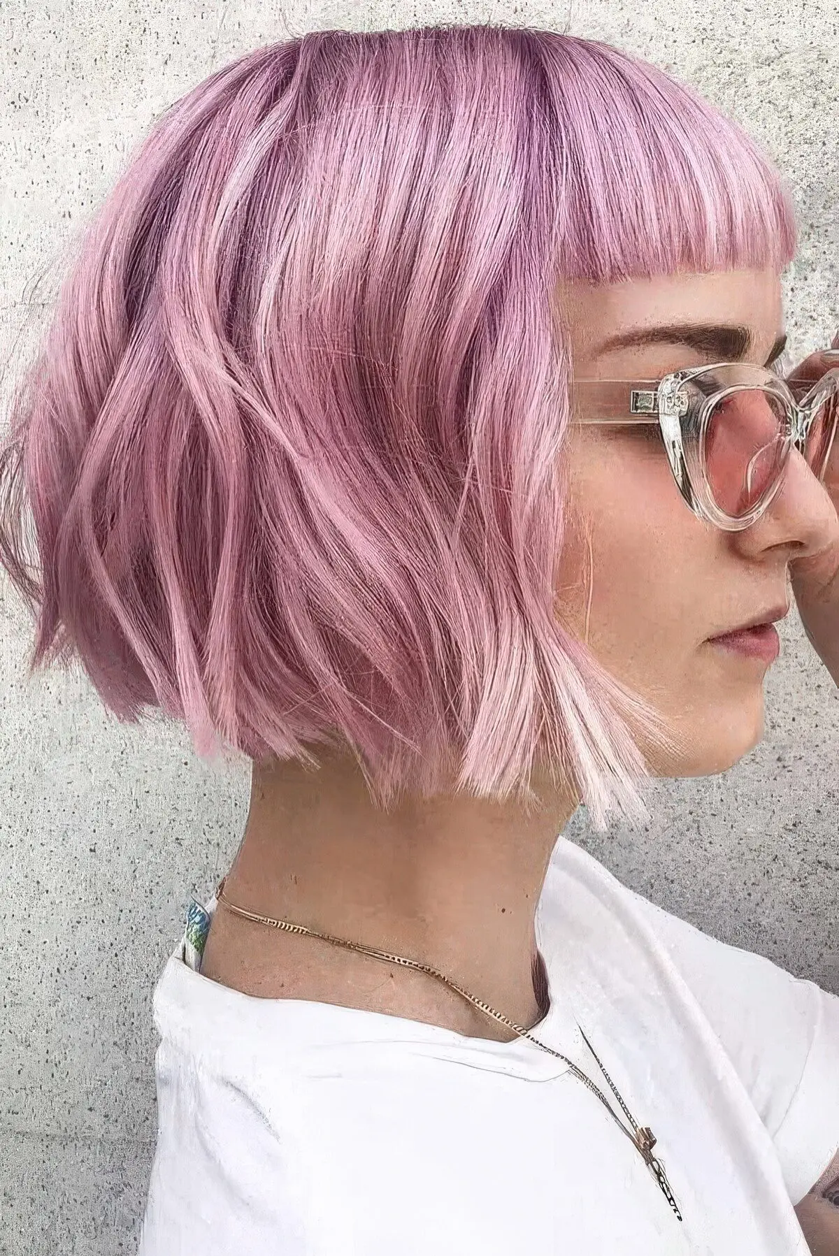 Sleek Pink Bob With Side Part Sleek Pink Bob With Side Part — Pink Bob 2027