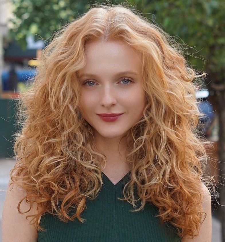 Front View Visual Idea — Blonde Hair 2027 for Pale Skin