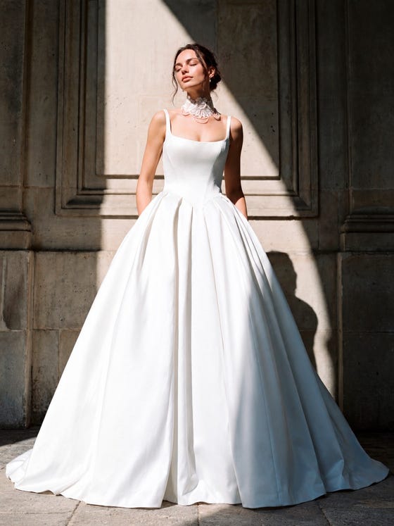 Ballgown Wedding Dress with Voluminous Skirt Ballgown Wedding Dress with Voluminous Skirt — All White Outfits 2027