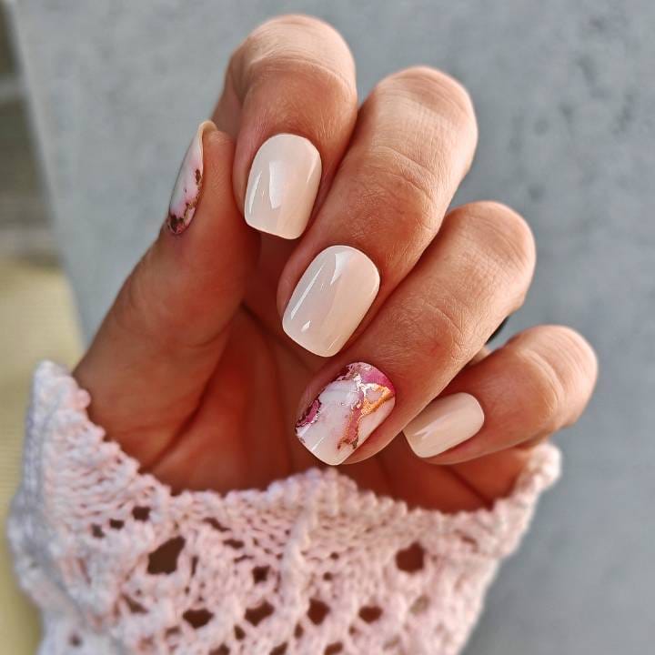 Pale Cream Marble with Rose Gold Pale Cream Marble with Rose Gold — Short Fall Nails 2026