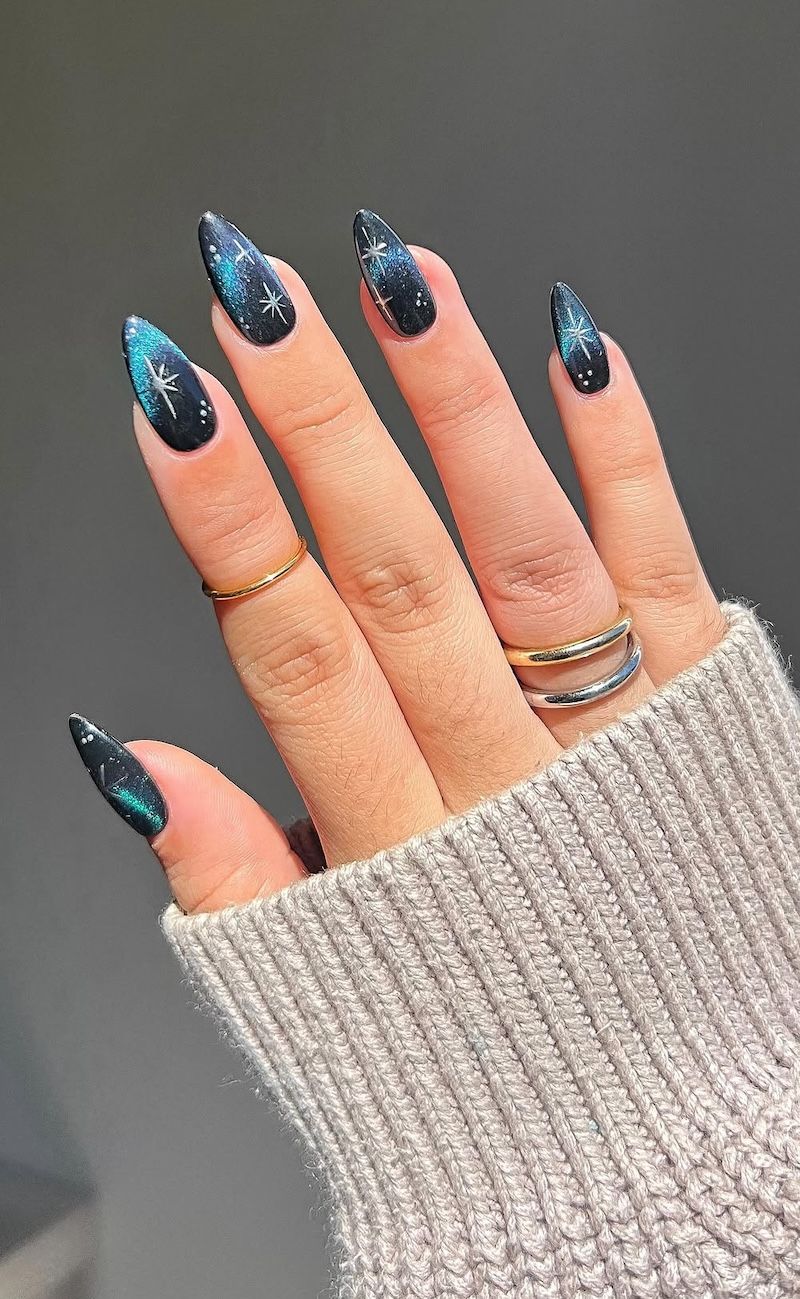Glossy With Cat-Eye Effect Visual Idea Glossy With Cat-Eye Effect Visual Idea — Galaxy Nails 2027