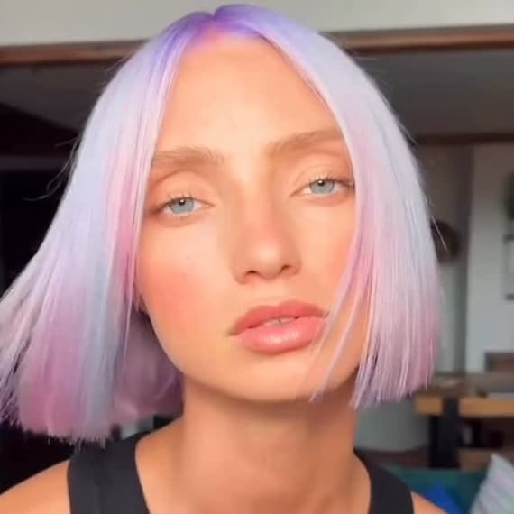 Pastel Lilac Pink Bob With Blunt Bangs Pastel Lilac Pink Bob With Blunt Bangs — Lilac Hair 2027