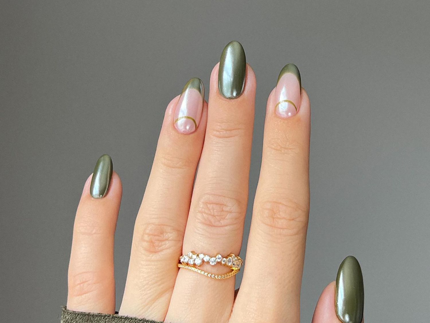 Olive Green Chrome Tips with Gold Line Olive Green Chrome Tips with Gold Line — Green Chrome Nails 2027