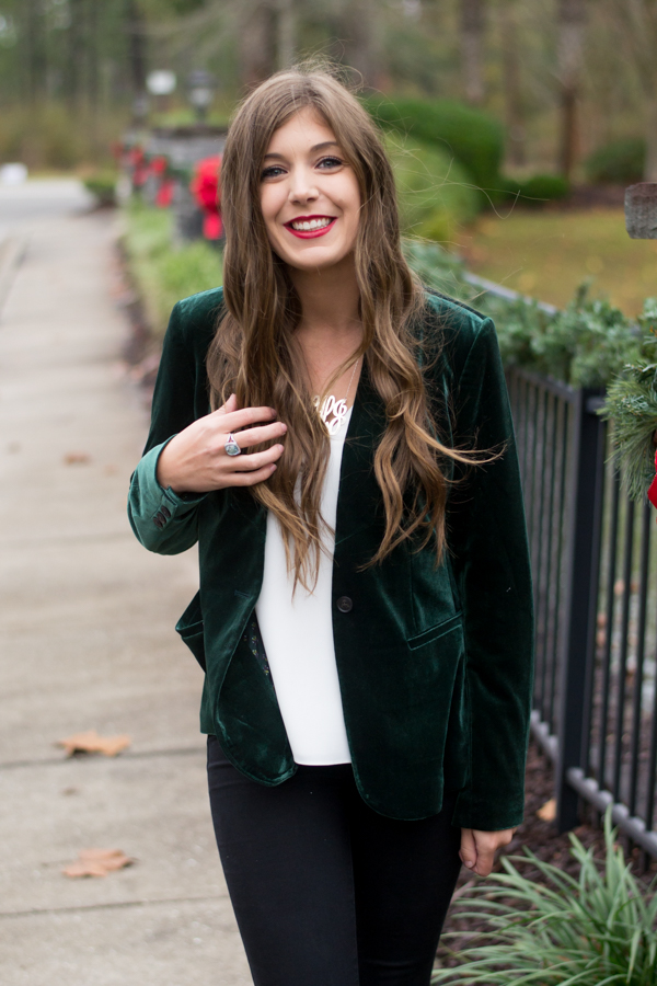 Deep Green Velvet Blazer for a Polished Christmas Party — Green Christmas Outfits 2026