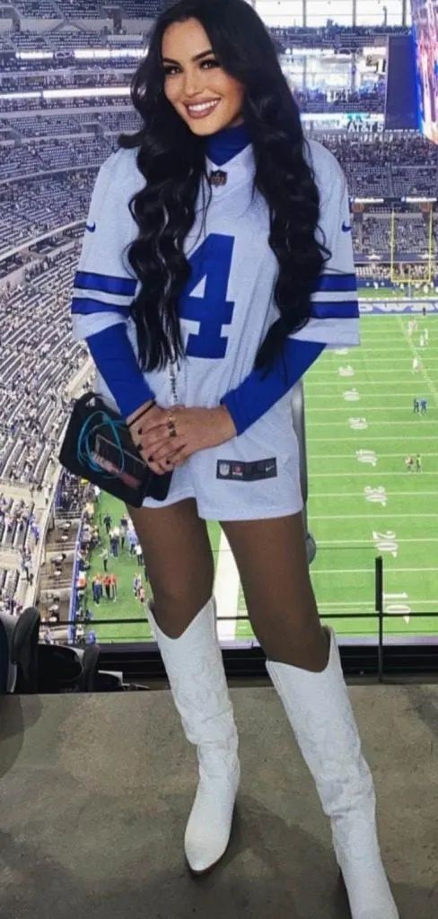 Layered Football Jersey for Casual Game Day Layered Football Jersey for Casual Game Day — Cheer Outfits for Women 2027