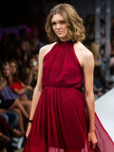 Flowing Red Halter Neck Dress for Fashion Show Flowing Red Halter Neck Dress for Fashion Show — Arizona Outfits 2027