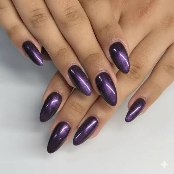 Cat-Eye Metallic Visual Idea — Lavender Nails 2027