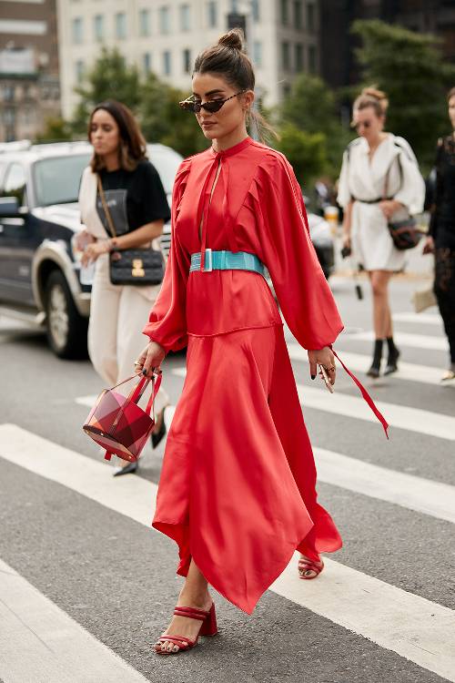 Voluminous Red Satin Dress with Blue Belt for a Festive Event Voluminous Red Satin Dress with Blue Belt for a Festive Event — Holiday Outfits 2026