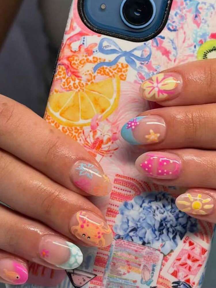 Summer Visual Idea Summer Visual Idea — Floral Round Nails 2027