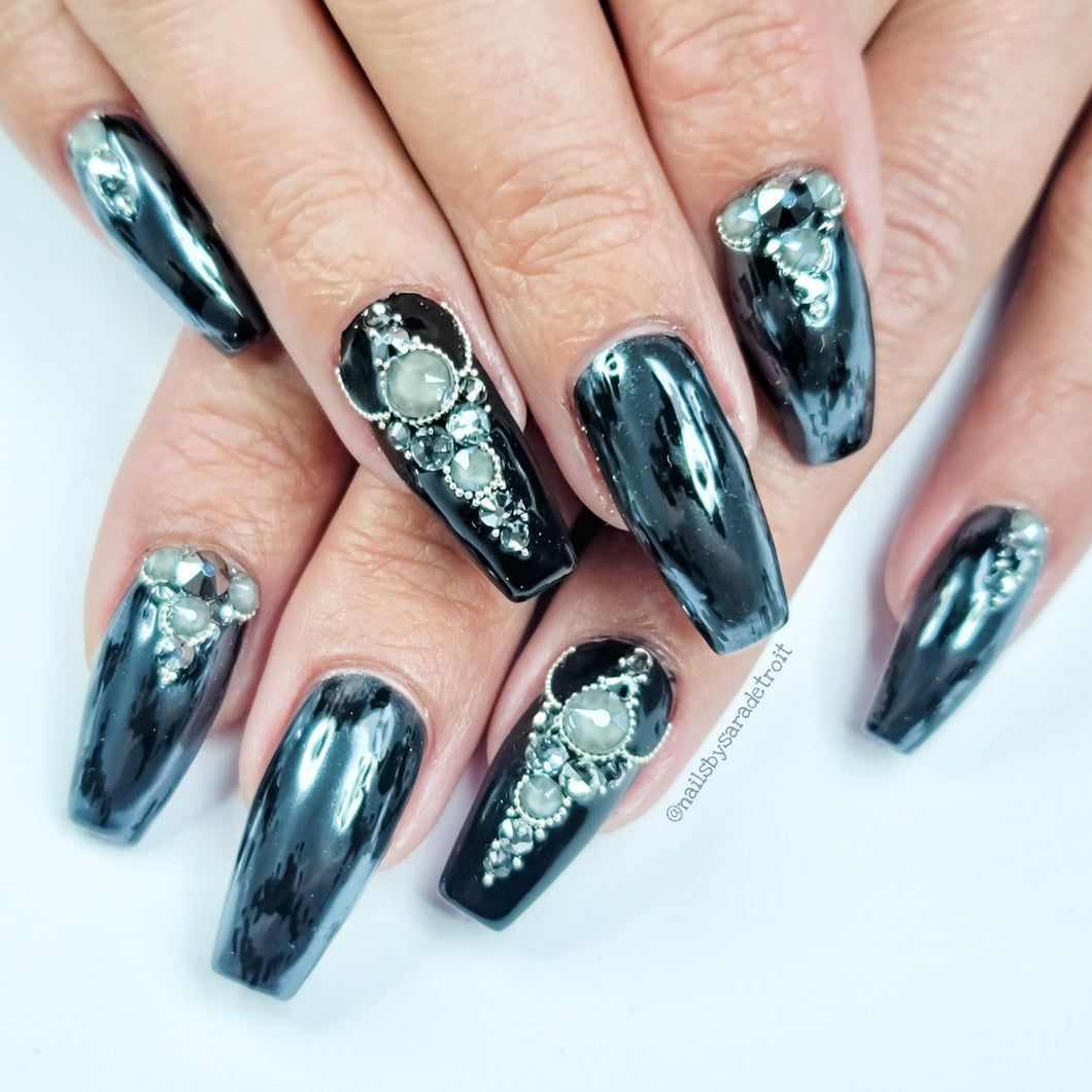 Evening Glamorous Visual Idea Evening Glamorous Visual Idea — Dark Chrome Nails 2027