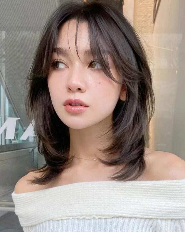 Wispy Bangs on Layered Chin Bob Wispy Bangs on Layered Chin Bob — Bangs Trends 2027