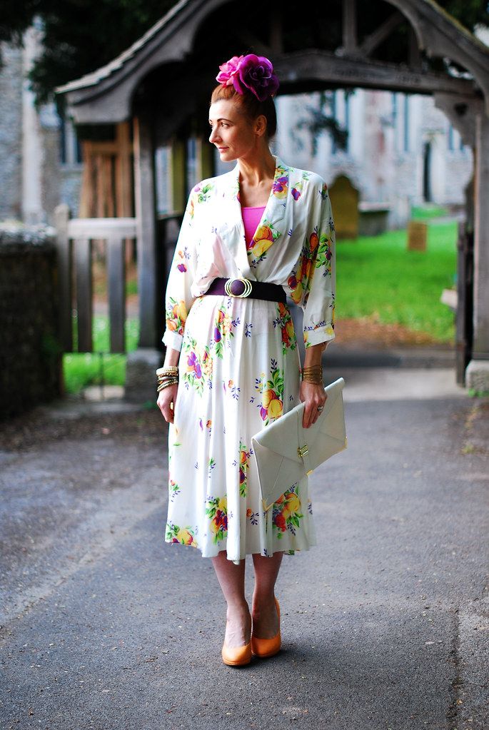 Floral Print Kimono Robe Layered Over A-line Dress Floral Print Kimono Robe Layered Over A-line Dress — Country Wedding Guest Dress 2027
