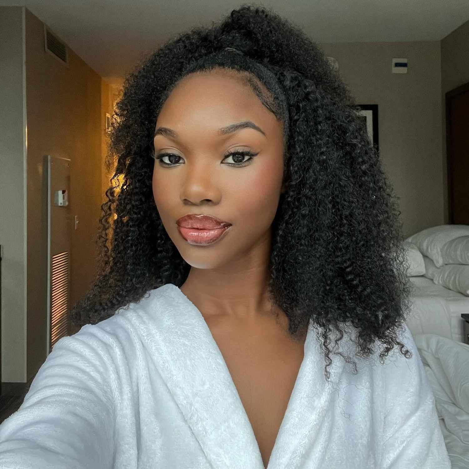 Mid-Back Visual Idea — Natural Hairstyles 2027 for 4B Hair