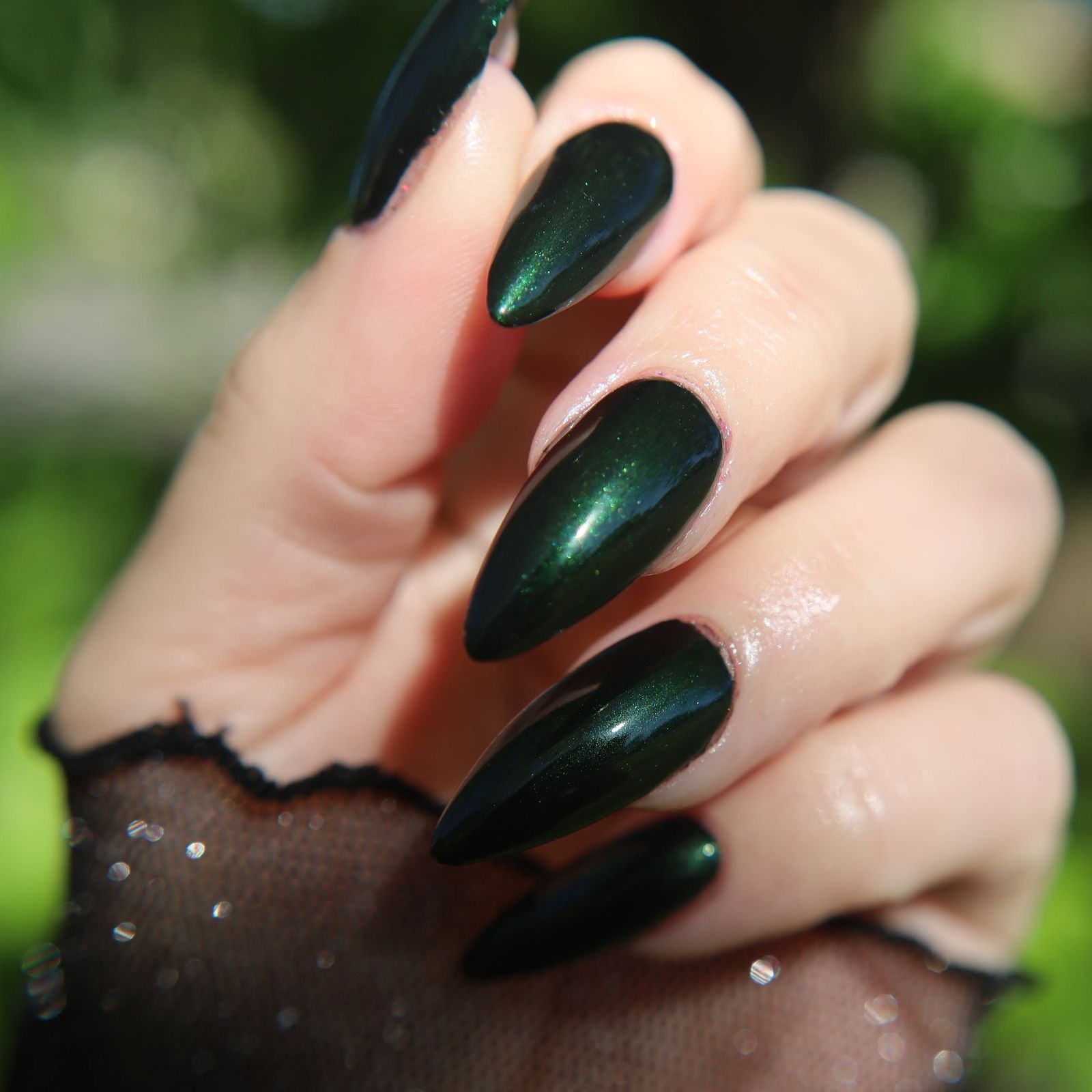 Metallic Visual Idea Metallic Visual Idea — Forest Green Nails 2027