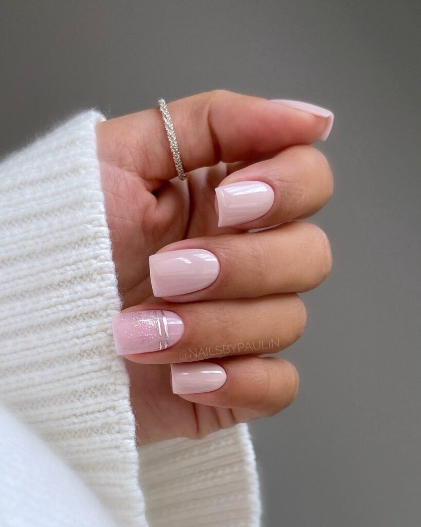 Short Square with Silver Lines and Glitter Short Square with Silver Lines and Glitter — Light Pink Wedding Nails 2027