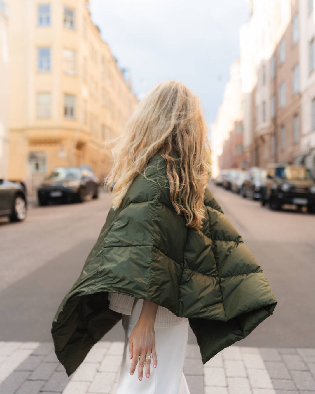 Cozy Layering with an Oversized Moss Green Puffer Poncho Cozy Layering with an Oversized Moss Green Puffer Poncho — Moss Green Outfits 2027