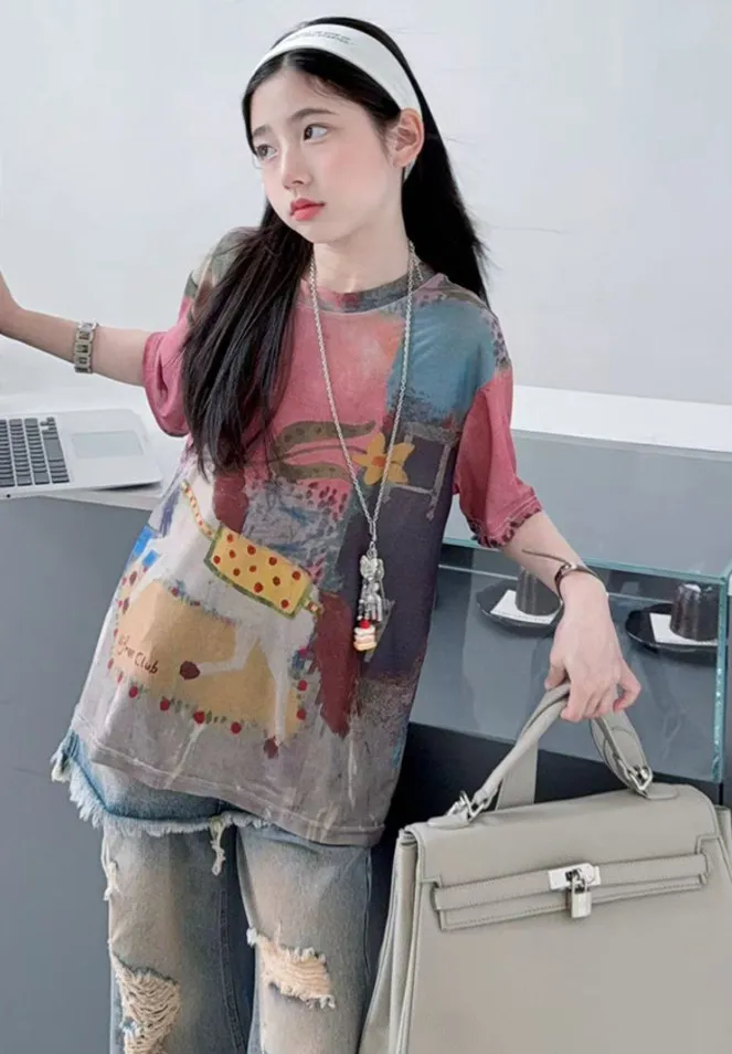 Casual Summer Fun: Graphic Tee and Distressed Denim Casual Summer Fun: Graphic Tee and Distressed Denim — Summer Outfits 2027 for Teens